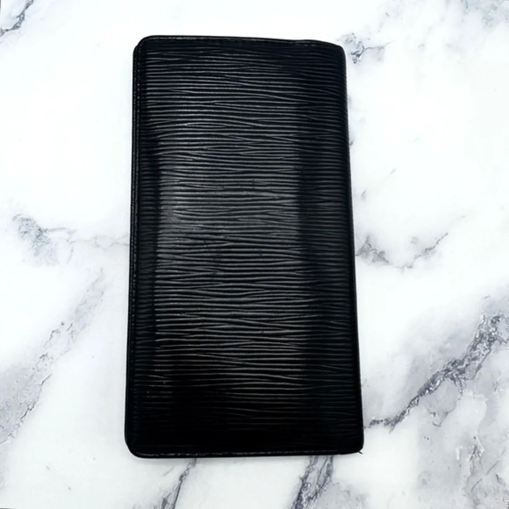 AUTHENTIC Louis Vuitton Monogram Porte Valeurs Checkbook Wallet. Color: Black